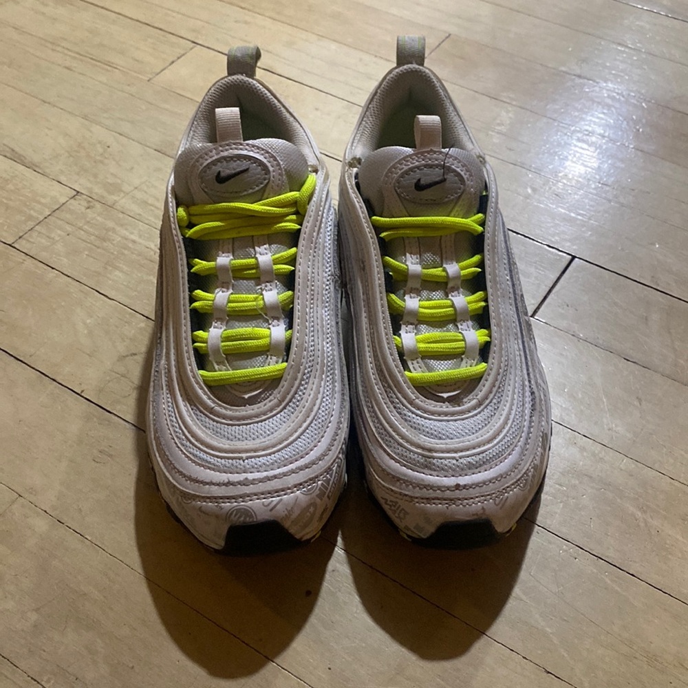 These nike airs are farley new aswell and rarley worm.